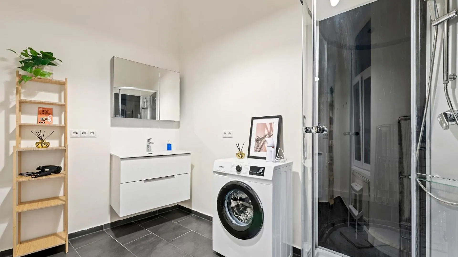 Cozy City Apartment - 15 Min To City-Centre - Contactless 24H Check-In Vienna